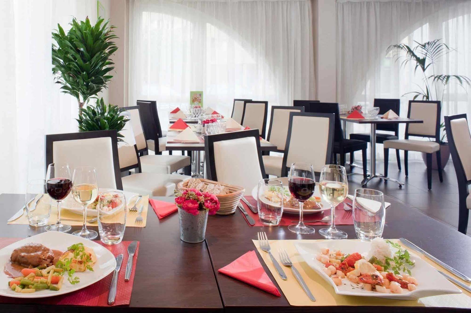 Ibis Styles Centre Hotel 3*